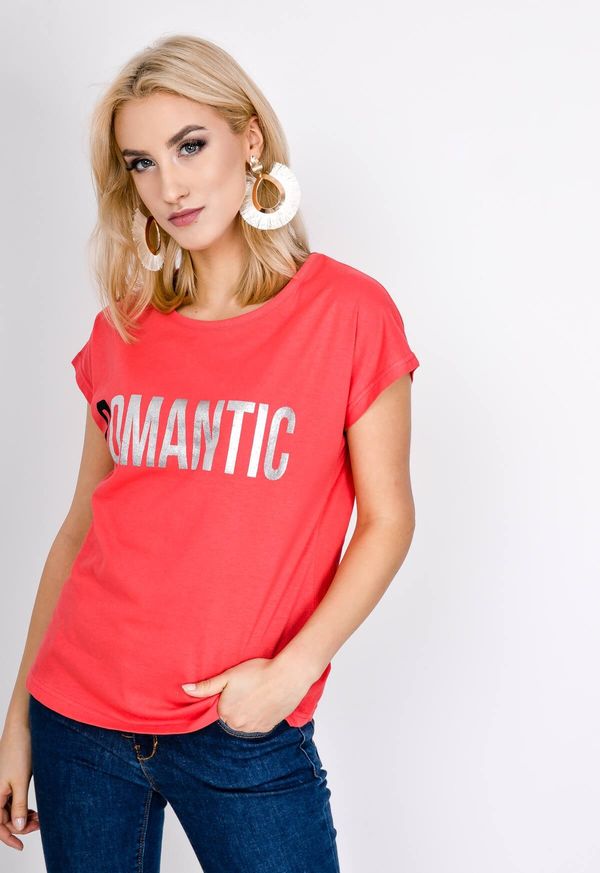 Kesi Women's T-shirt with "Romantic" inscription - red