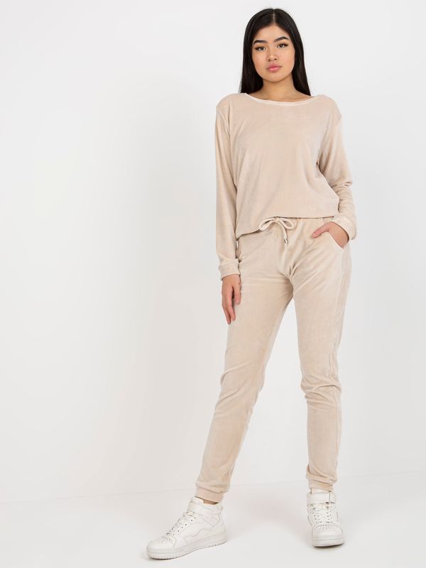 Fashionhunters Women's velour tracksuit Rue Paris Clarisa - beige