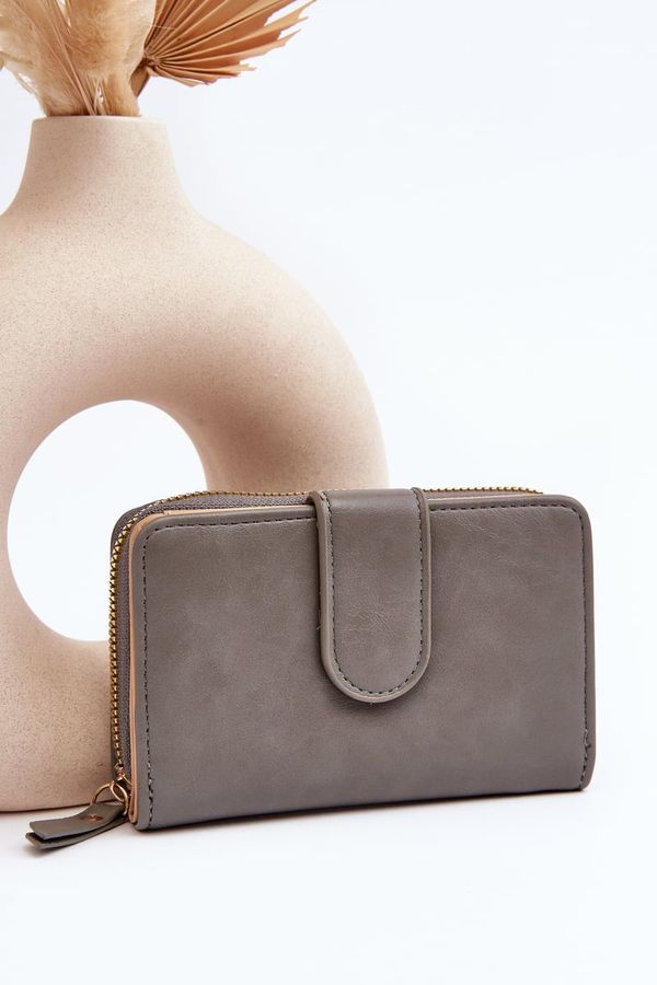 Kesi Women's wallet made of eco-leather gray Risuna