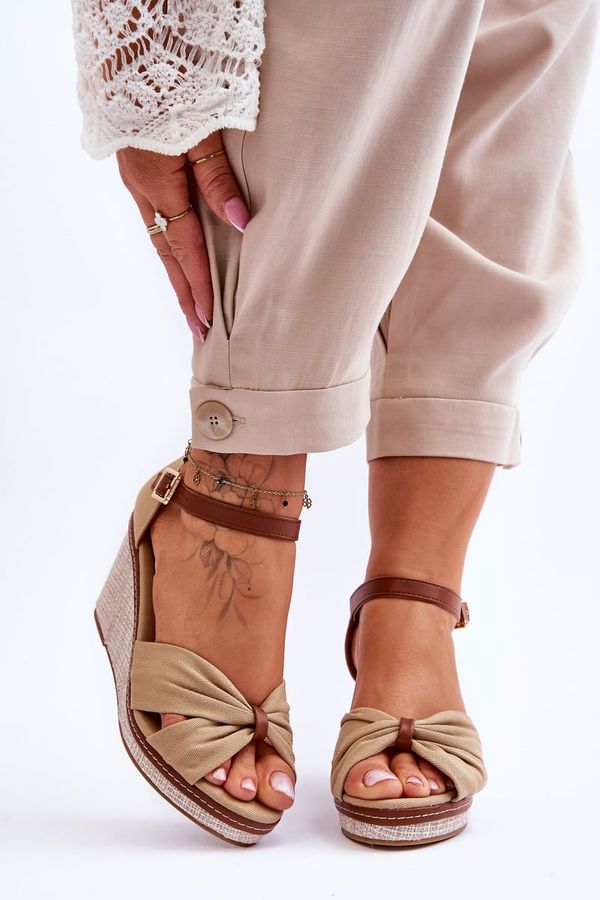 Kesi Women's wedge sandals beige Daphne