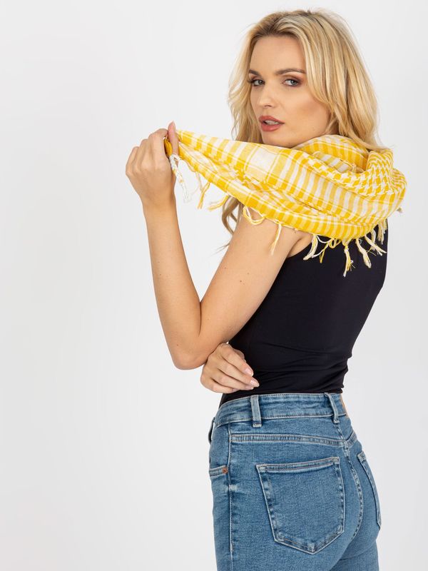 Fashionhunters Yellow and white scarf with fringe