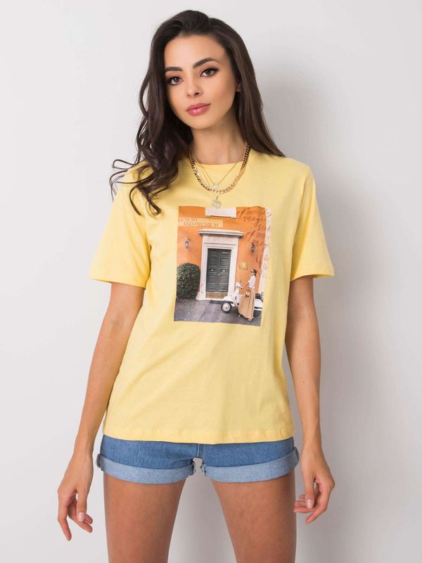 Fashionhunters Yellow T-shirt with fashionable print