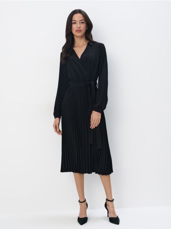 Mohito Mohito - Midi haljina na preklop s prednje strane