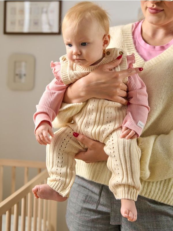 Sinsay Sinsay - Pleteni kombinezon - krem