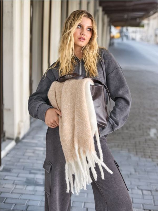 Sinsay Sinsay - šal - više boja